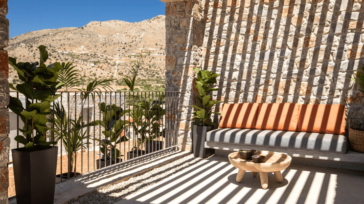 Core Open Plan Suite with Outdoor Jacuzzi 